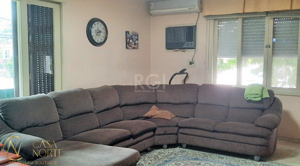 Apartamento à venda com 3 quartos, 192m², 1 suíte, 2 vagas, Avenida Carlos Gomes no bairro Petrópolis em Porto Alegre