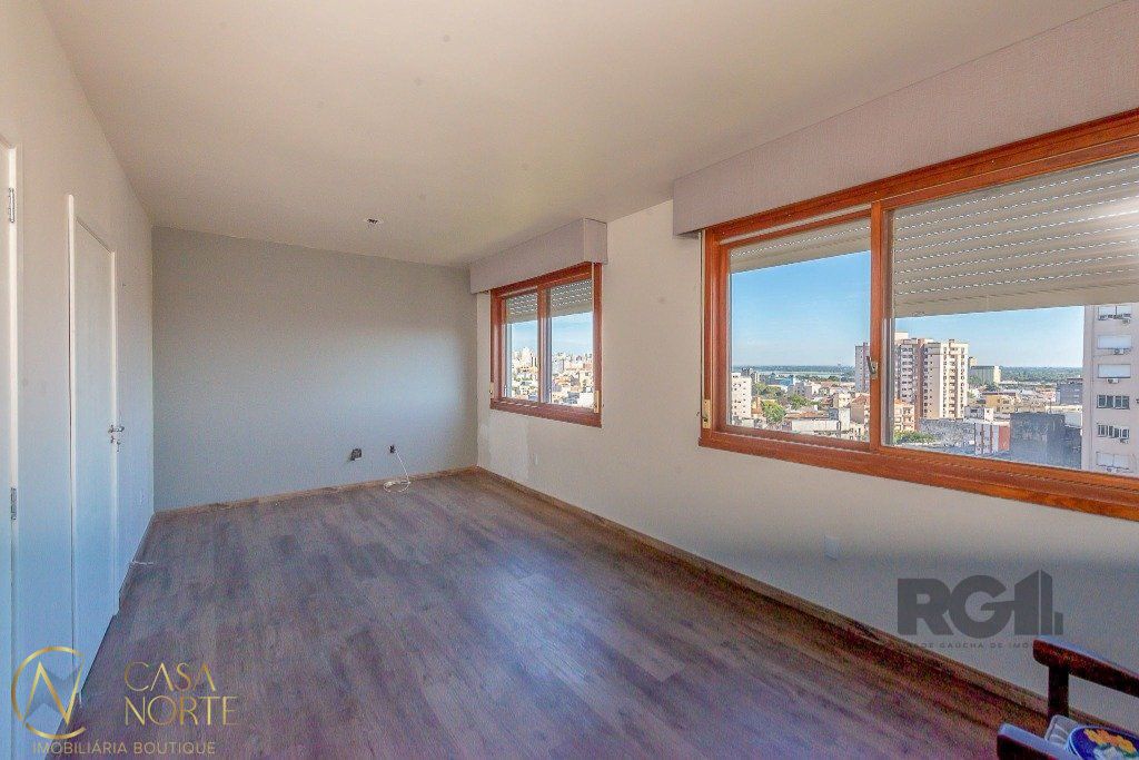 Apartamento à venda com 3 quartos, 120m², 1 suíte, 1 vaga, Rua Engenheiro Alvaro Nunes Pereira no bairro Moinhos de Vento em Porto Alegre