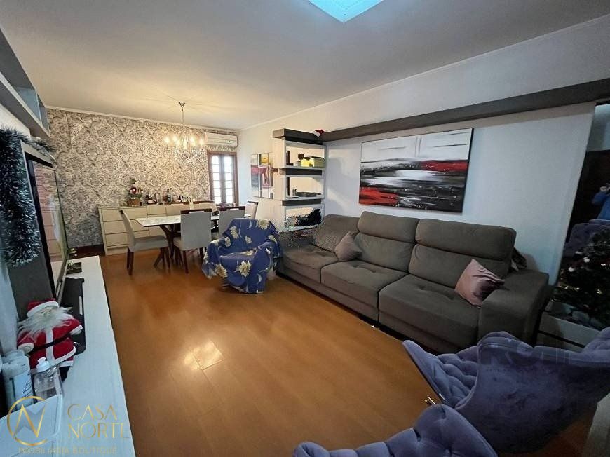 Casa à venda com 3 quartos, 200m², 1 suíte, 4 vagas, Avenida Mauricio Seligman no bairro Rubem Berta em Porto Alegre