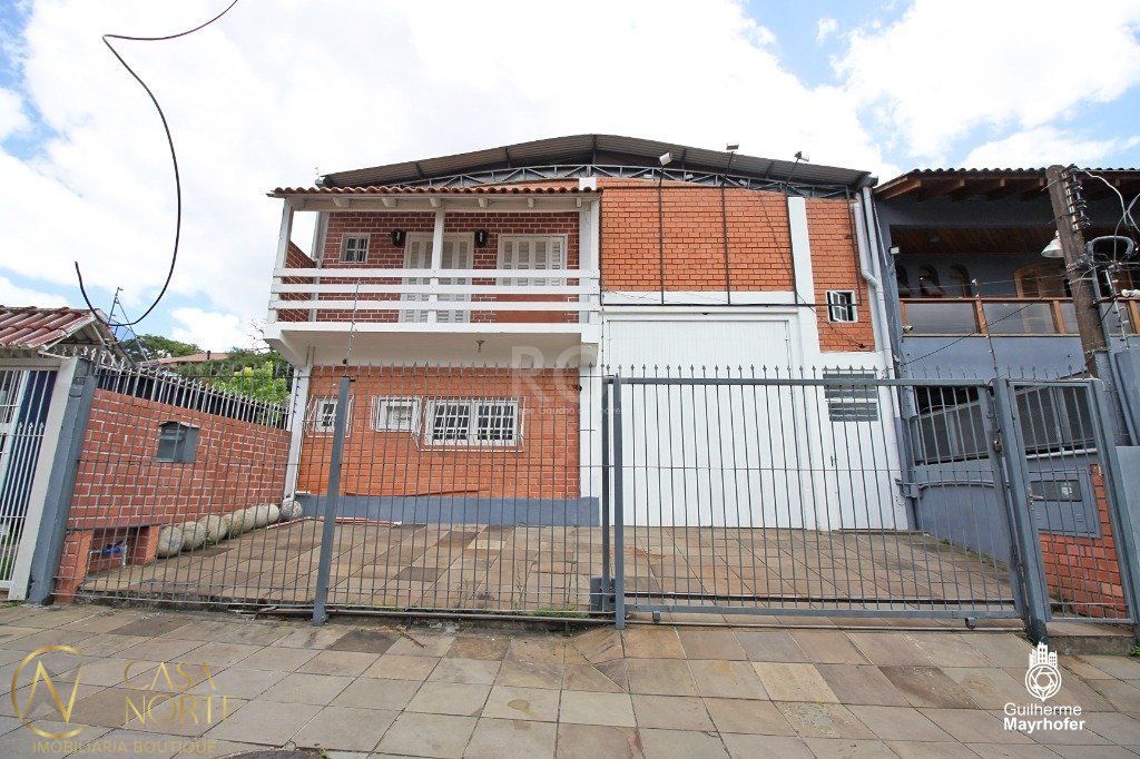 Prédio Comercial à venda , 244m², 4 vagas, Rua Verissimo Rosa no bairro Partenon em Porto Alegre