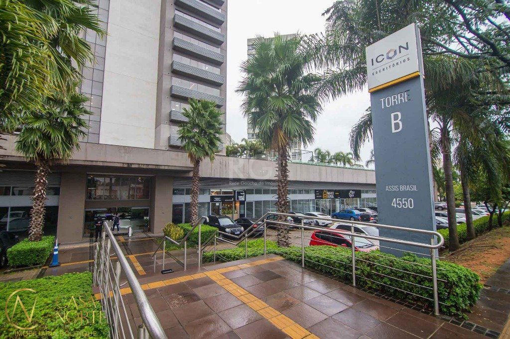 Sala Comercial à venda , 46m², Avenida Assis Brasil no bairro São Sebastião em Porto Alegre
