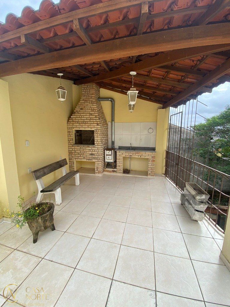 Apartamento à venda com 3 quartos, 127m², 1 suíte, 4 vagas, Rua Professor Clemente Pinto no bairro Medianeira em Porto Alegre