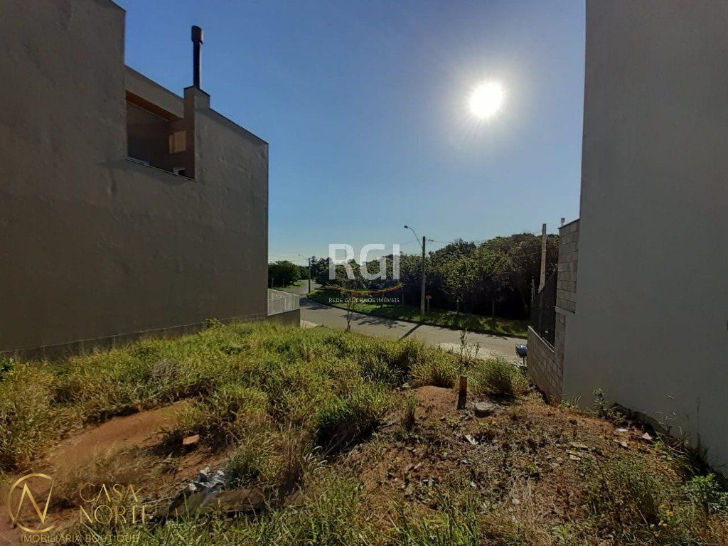 Terreno à venda  com 230m², Rua Doutor Sergio de Figueiredo no bairro Guarujá em Porto Alegre