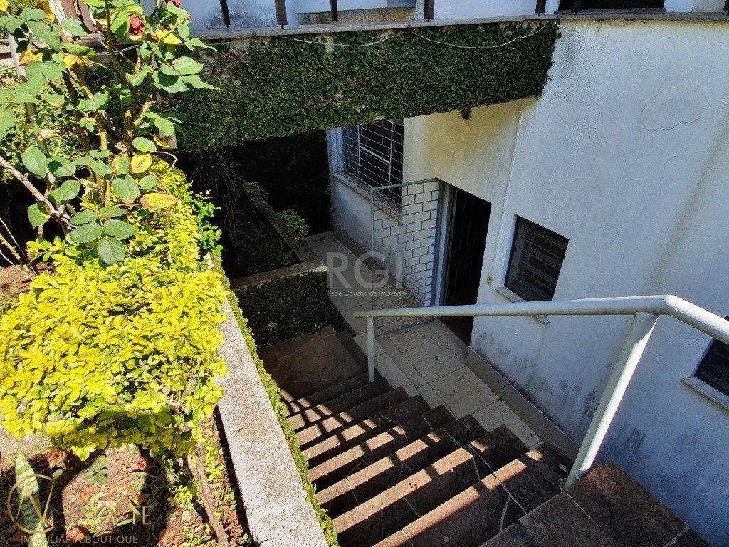 Casa Comercial à venda , 333m², Rua Geraldo Souza Moreira no bairro Passo da Areia em Porto Alegre