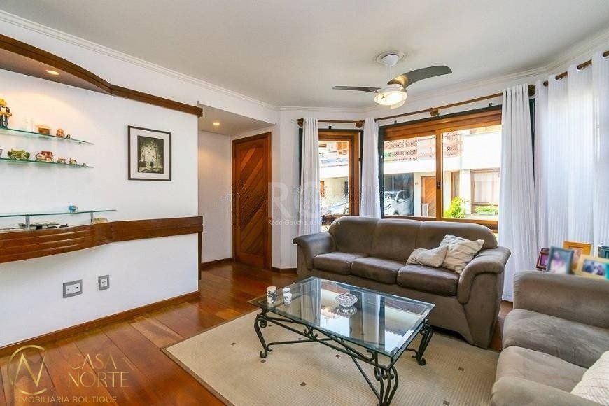 Casa à venda com 3 quartos, 224m², 1 suíte, 2 vagas, Rua Santa Vitoria no bairro Tristeza em Porto Alegre