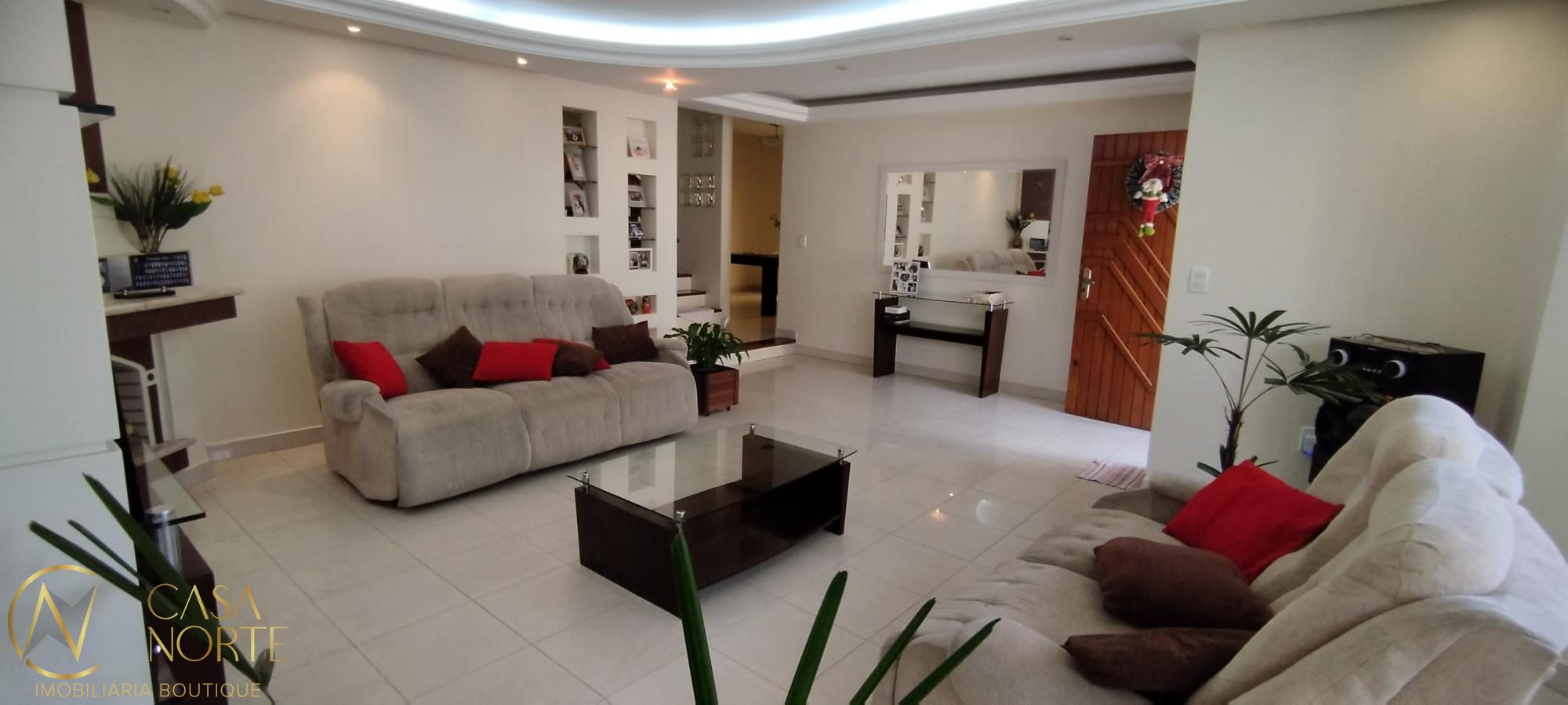 Casa à venda com 4 quartos, 348m², 2 suítes, 3 vagas, Rua Alfredo Silveira Dias no bairro Nonoai em Porto Alegre