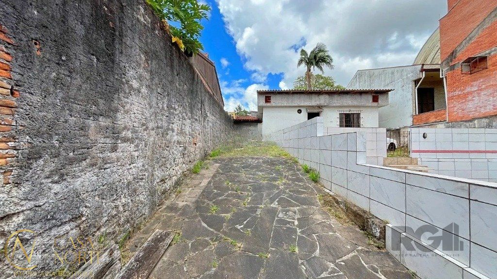 Terreno à venda  com 528m², Rua Álvaro Nicofé no bairro Vila Jardim em Porto Alegre