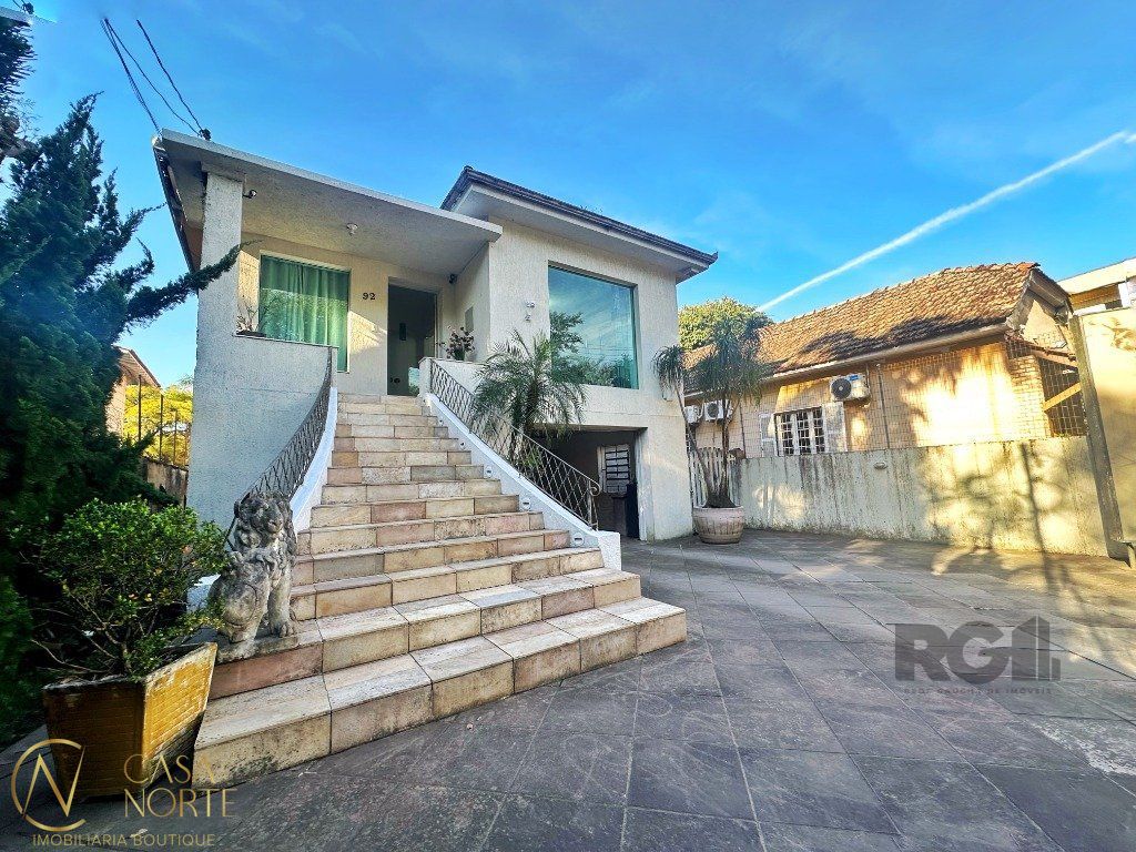 Casa Comercial à venda , 365m², 14 vagas, Avenida Belém no bairro Teresópolis em Porto Alegre