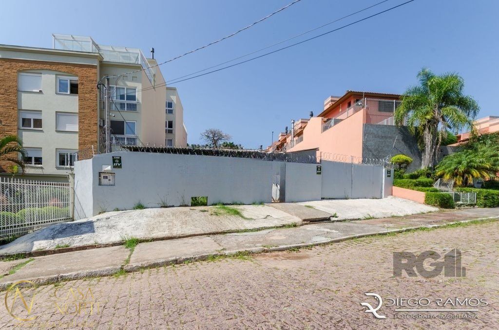 Terreno à venda  com 1870m², Rua Dona Ondina no bairro Menino Deus em Porto Alegre