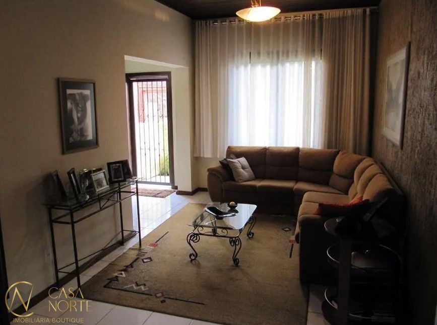 Casa à venda com 4 quartos, 328m², 2 suítes, 5 vagas, Rua Nossa Senhora das Gracas no bairro Glória em Porto Alegre