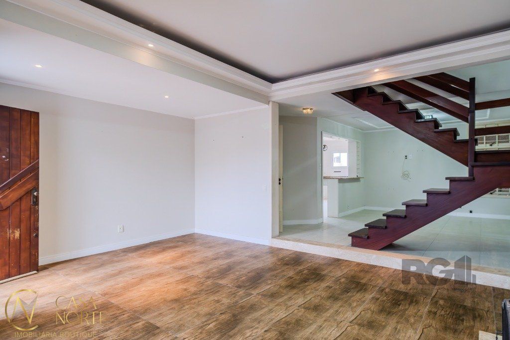 Casa à venda com 4 quartos, 214m², 1 suíte, 2 vagas, Rua Luíza Rocco no bairro Glória em Porto Alegre