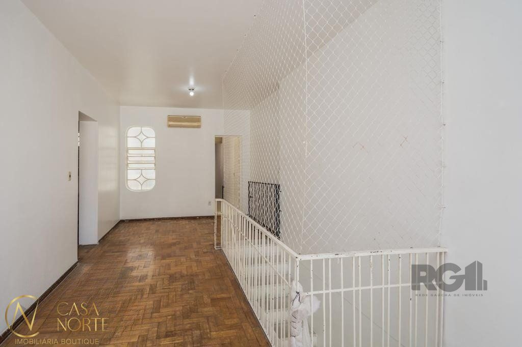 Casa à venda com 4 quartos, 132m², Rua Espirito Santo no bairro Centro Histórico em Porto Alegre