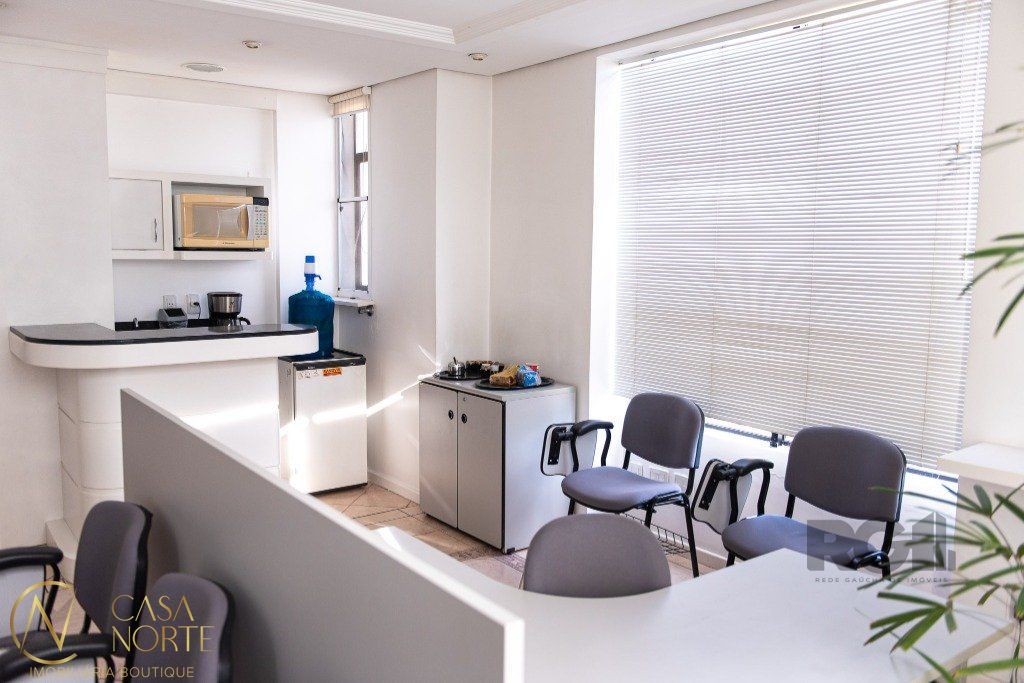 Sala Comercial à venda , 160m², 2 vagas, Rua Felicíssimo de Azevedo no bairro Auxiliadora em Porto Alegre