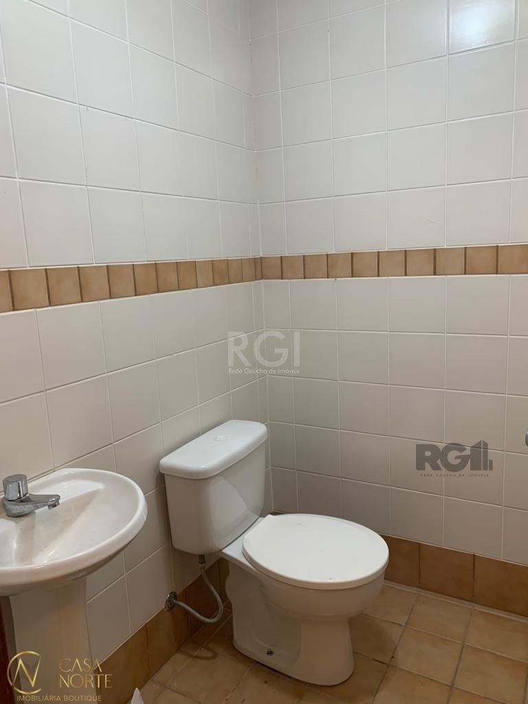 Sala Comercial à venda , 25m², 1 vaga, Rua João Abbott no bairro Petrópolis em Porto Alegre