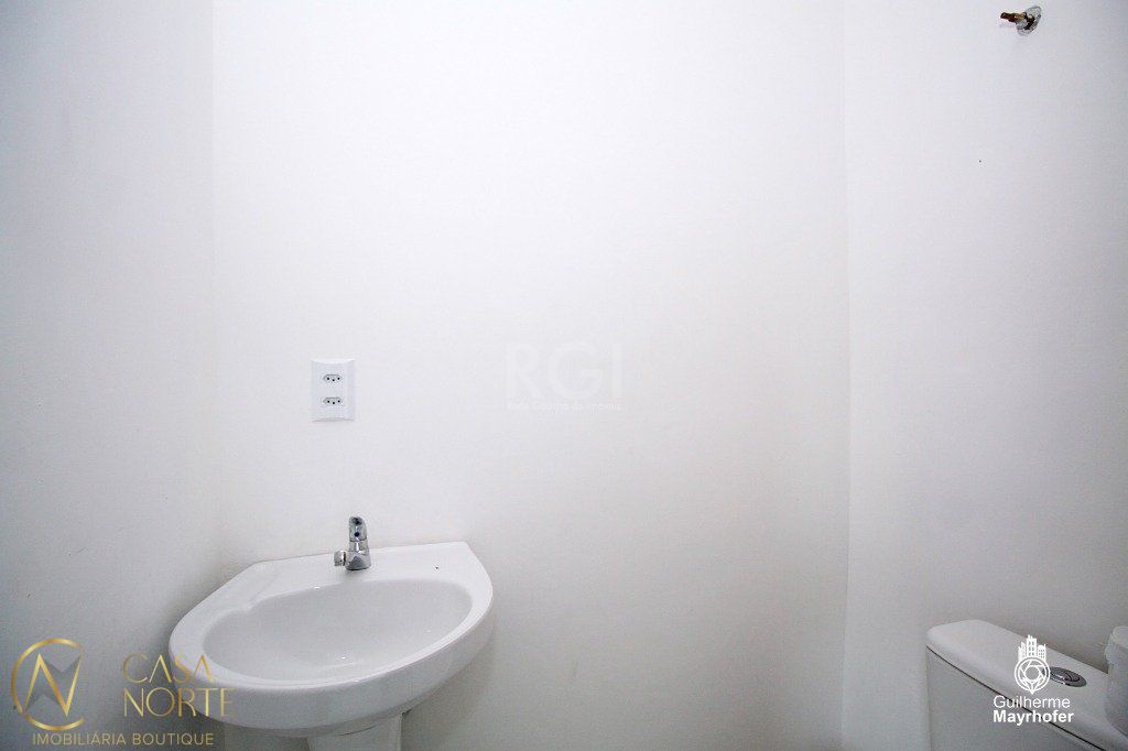 Casa de Condomínio à venda com 2 quartos, 80m², 1 vaga, Rua Aurora no bairro Vila Nova em Porto Alegre