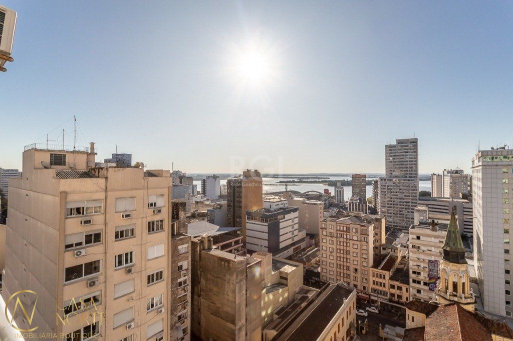 Apartamento à venda com 4 quartos, 207m², 1 vaga, Praça Dom Feliciano no bairro Centro Histórico em Porto Alegre