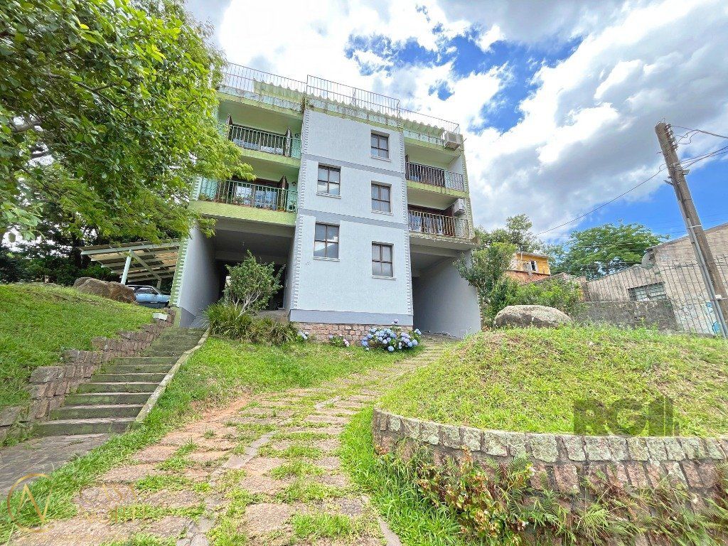 Cobertura à venda com 3 quartos, 148m², 1 suíte, 2 vagas, Rua Octávio de Souza no bairro Teresópolis em Porto Alegre