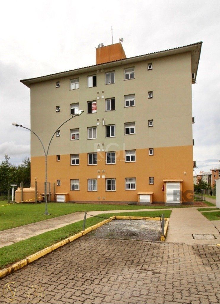 Apartamento à venda com 2 quartos, 47m², 1 vaga, Rua Napoleao Jacques da Rosa no bairro Restinga em Porto Alegre