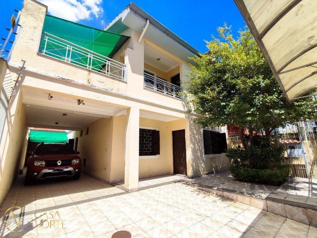 Casa à venda com 4 quartos, 230m², 2 suítes, 3 vagas, Rua Amaragi no bairro Cristo Redentor em Porto Alegre
