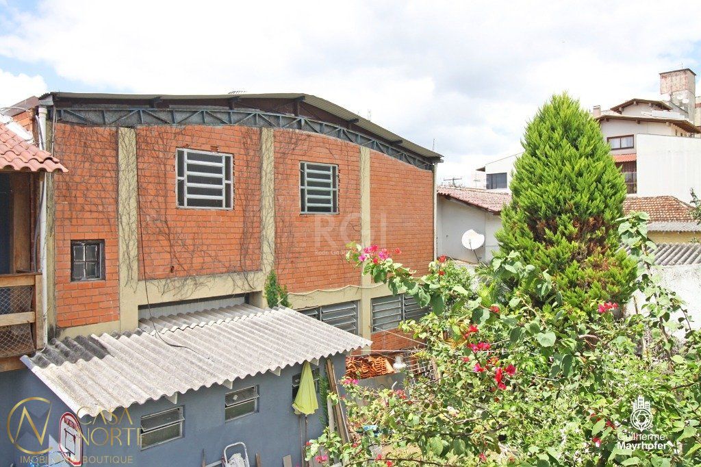 Prédio Comercial à venda , 244m², 4 vagas, Rua Verissimo Rosa no bairro Partenon em Porto Alegre
