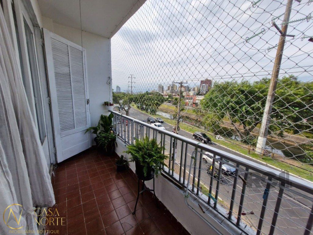 Apartamento à venda com 3 quartos, 139m², 1 suíte, Avenida Ipiranga no bairro Partenon em Porto Alegre