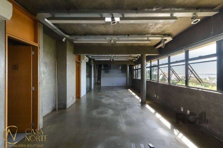 Prédio Comercial à venda , 630m², Avenida Taquary no bairro Cristal em Porto Alegre