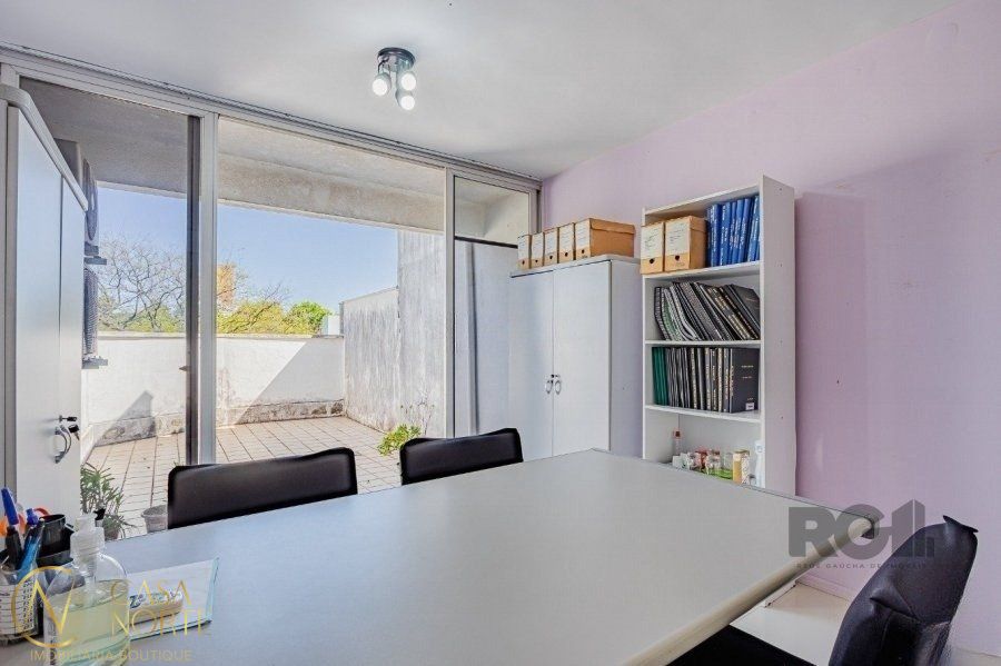 Sala Comercial à venda , 79m², Avenida Taquara no bairro Petrópolis em Porto Alegre
