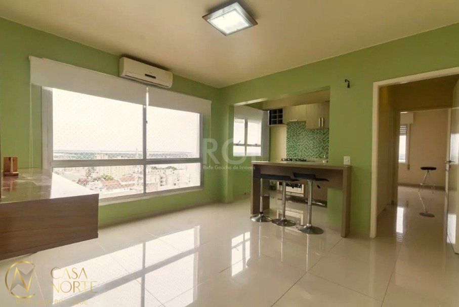 Apartamento à venda com 1 quarto, 52m², Rua Duque de Caxias no bairro Centro Histórico em Porto Alegre