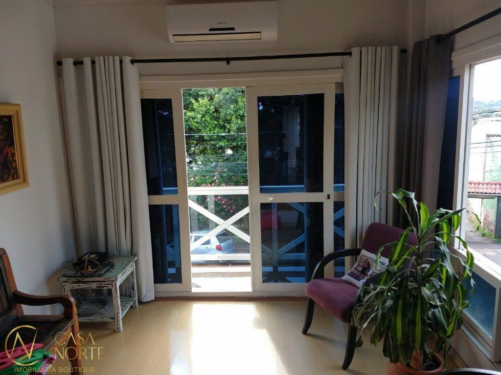 Casa à venda com 3 quartos, 100m², 1 suíte, Estrada Campo Novo no bairro Ipanema em Porto Alegre