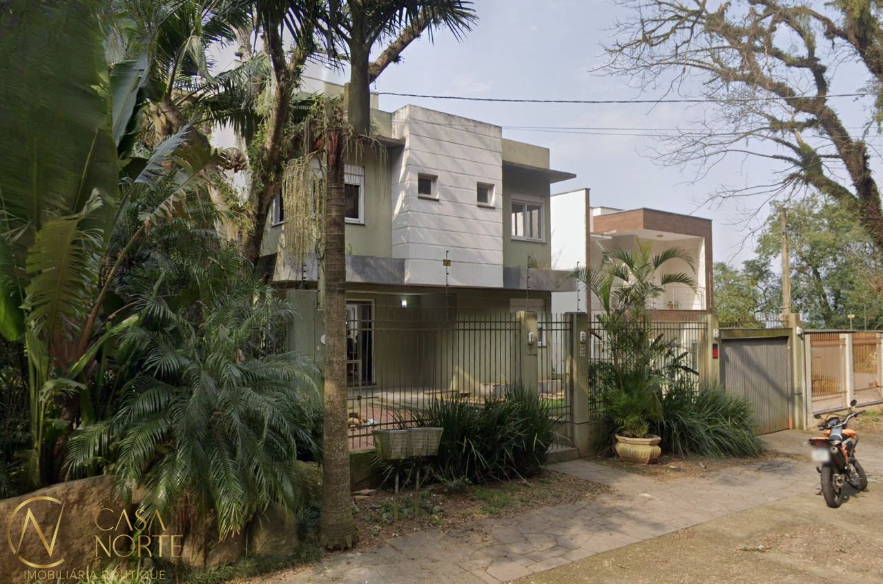 Casa à venda com 3 quartos, 367m², 1 suíte, 4 vagas, Rua Dea Coufal no bairro Ipanema em Porto Alegre