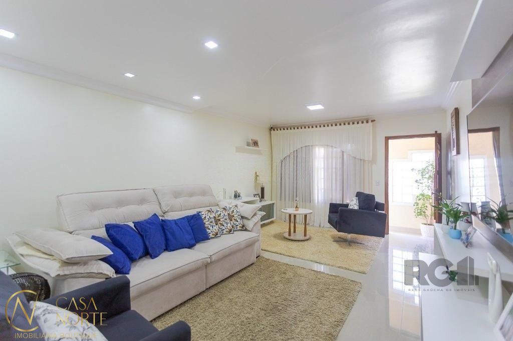 Casa à venda com 4 quartos, 229m², 1 suíte, 2 vagas, Travessa Costa Luiz no bairro Vila São José em Porto Alegre