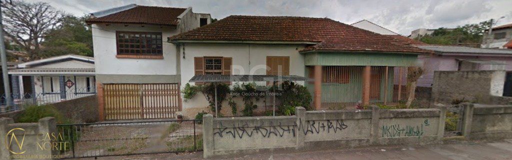 Casa à venda com 2 quartos, 120m², 2 vagas, Rua Bibiano de Almeida no bairro Glória em Porto Alegre