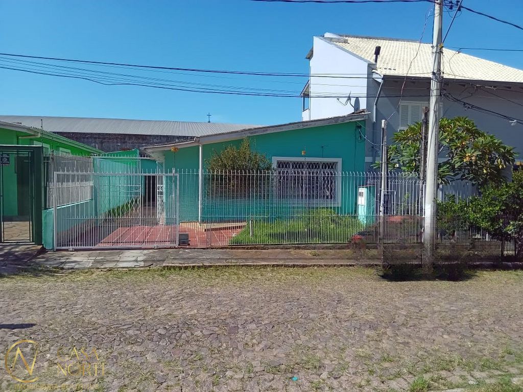 Casa à venda com 2 quartos, 116m², 2 vagas, Rua Eleutério Araújo no bairro Partenon em Porto Alegre