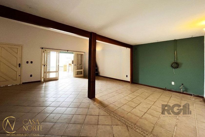 Casa à venda com 4 quartos, 190m², 1 suíte, 4 vagas, Rua dos Guananas no bairro Espírito Santo em Porto Alegre
