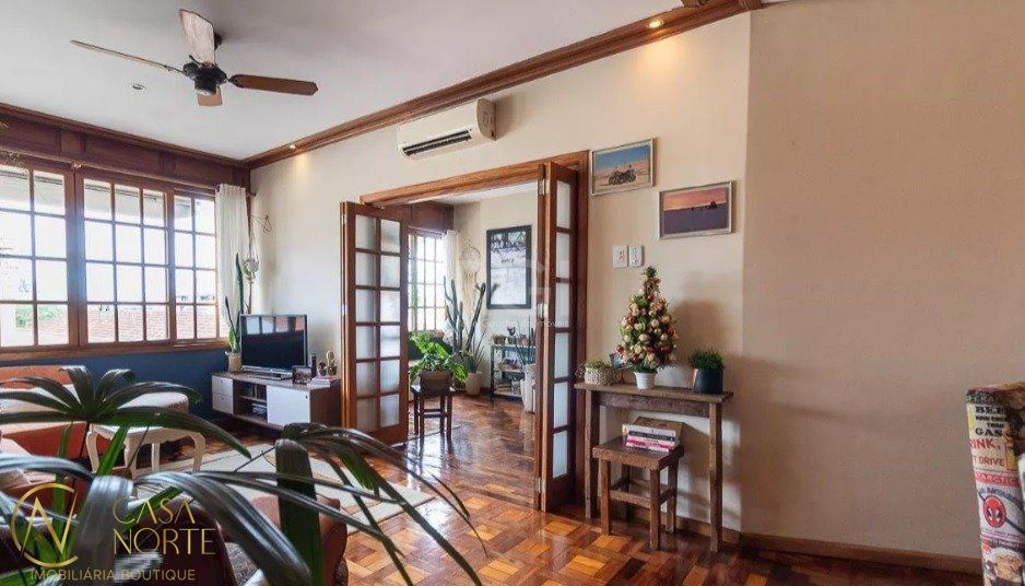 Apartamento à venda com 3 quartos, 100m², 1 vaga, Rua Professor Langendonck no bairro Petrópolis em Porto Alegre