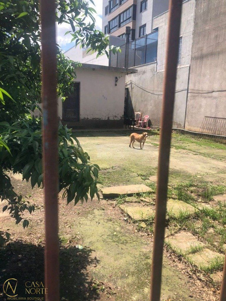 Casa à venda com 4 quartos, 120m², 3 vagas, Avenida João de Saldanha no bairro Santa Maria Goretti em Porto Alegre