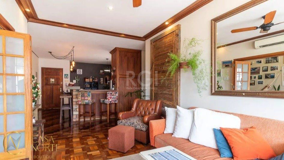 Apartamento à venda com 3 quartos, 100m², 1 vaga, Rua Professor Langendonck no bairro Petrópolis em Porto Alegre