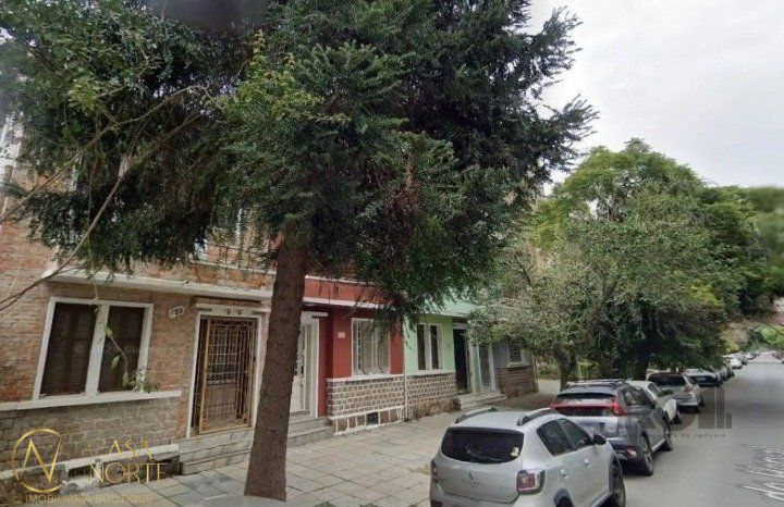 Casa à venda com 3 quartos, 130m², 1 suíte, Rua Visconde do Herval no bairro Menino Deus em Porto Alegre