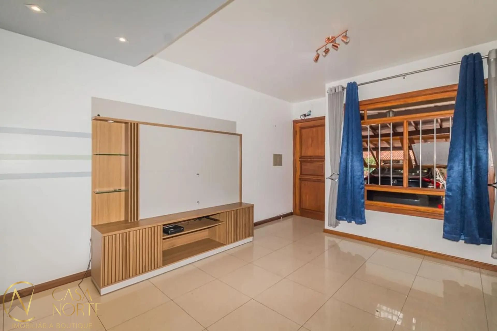 Casa de Condomínio à venda com 3 quartos, 120m², 1 suíte, 2 vagas, Avenida Juca Batista no bairro Cavalhada em Porto Alegre