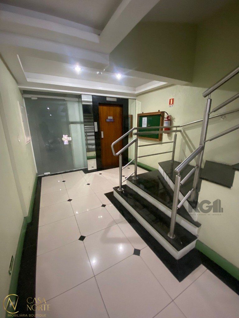 Sala Comercial à venda com 1 quarto, 33m², Avenida Cristovao Colombo no bairro Floresta em Porto Alegre