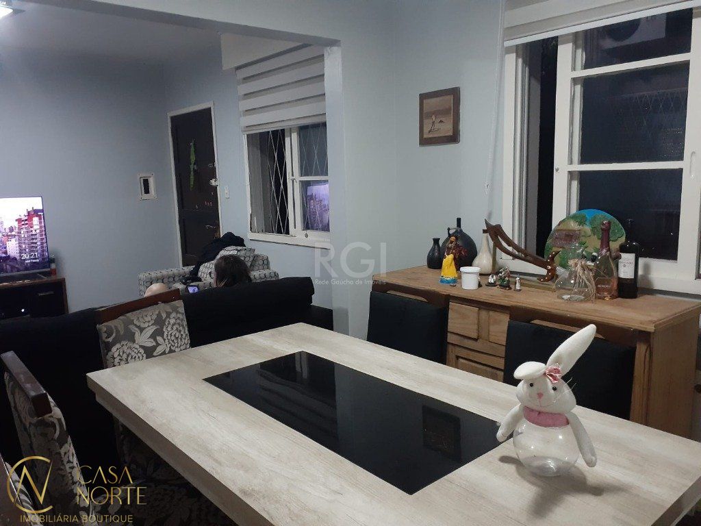 Apartamento à venda com 3 quartos, 77m², 1 vaga, Rua Marechal Mesquita no bairro Teresópolis em Porto Alegre