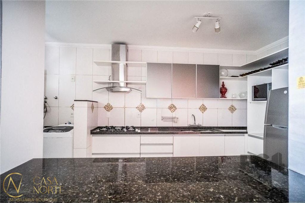 Cobertura à venda com 3 quartos, 255m², 1 suíte, 2 vagas, Avenida Nestor Valdman no bairro Jardim Itu em Porto Alegre