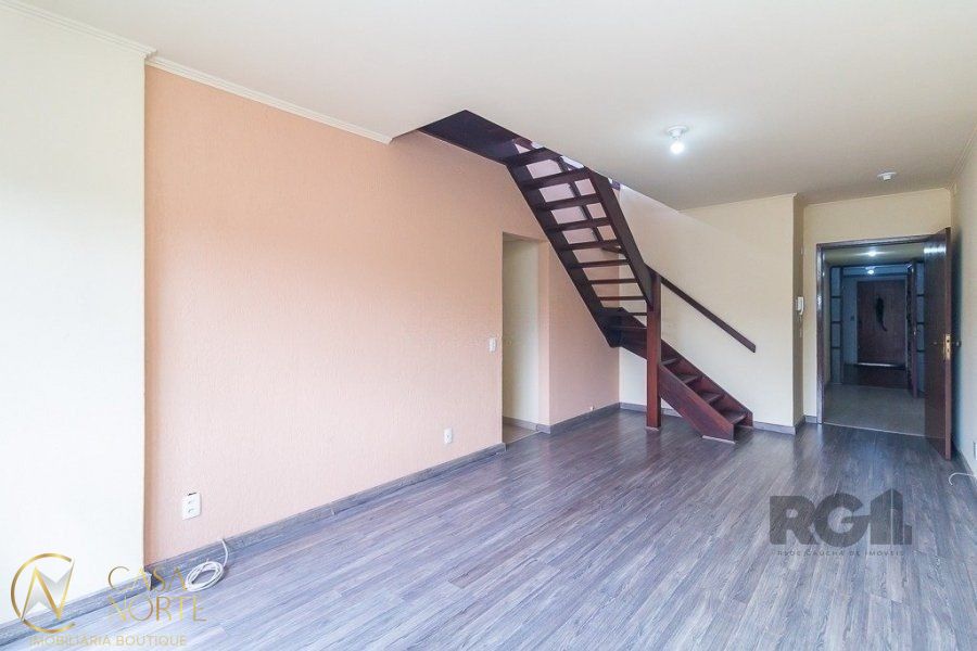 Cobertura à venda com 3 quartos, 211m², 1 vaga, Avenida Coronel Gastao Haslocher Mazeron no bairro Medianeira em Porto Alegre