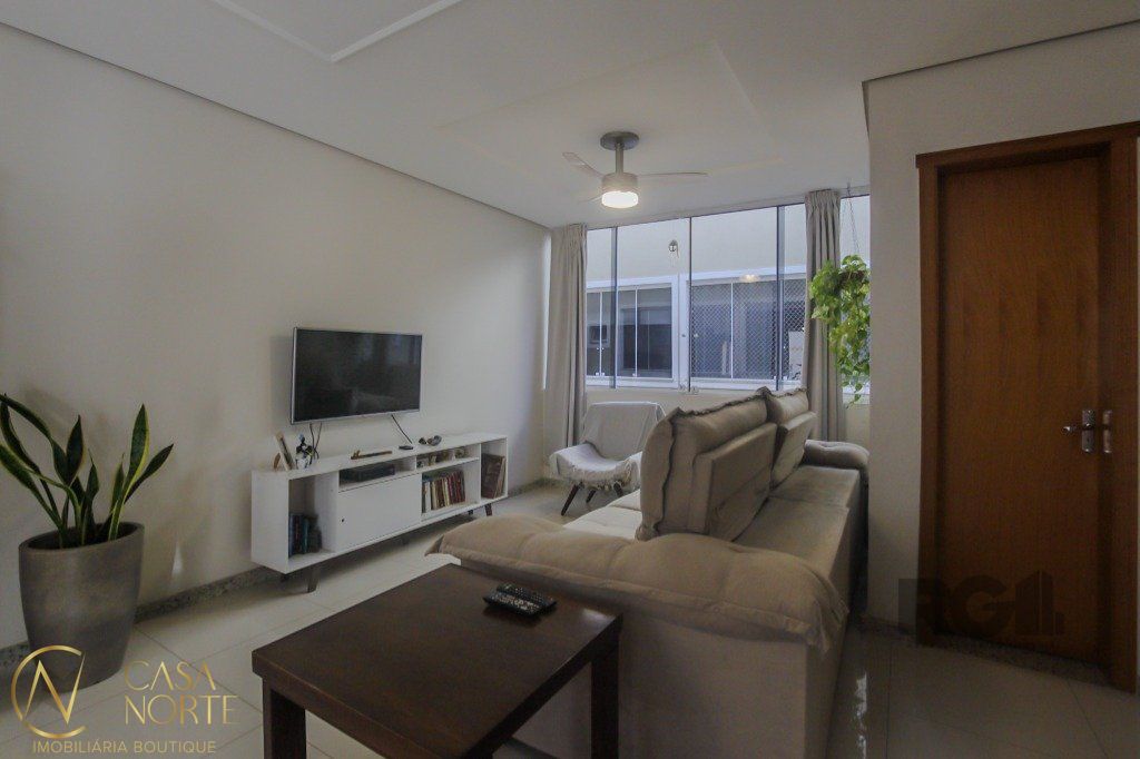 Casa de Condomínio à venda com 3 quartos, 158m², 1 suíte, 2 vagas, Rua Tunisia no bairro Vila Ipiranga em Porto Alegre