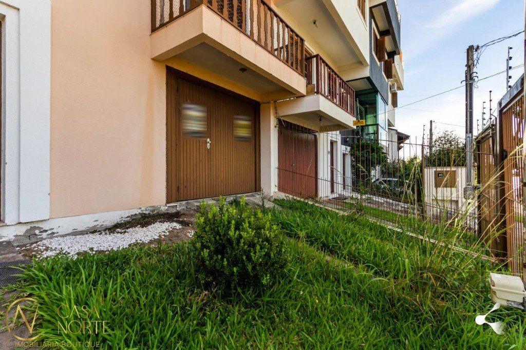 Casa à venda com 3 quartos, 203m², 1 suíte, 3 vagas, Rua Doutor Pitrez no bairro Ipanema em Porto Alegre