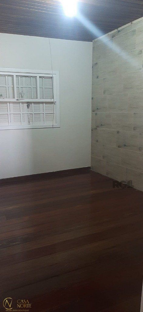 Casa à venda com 3 quartos, 110m², 1 suíte, 2 vagas, Rua Tropeiro no bairro Campo Novo em Porto Alegre