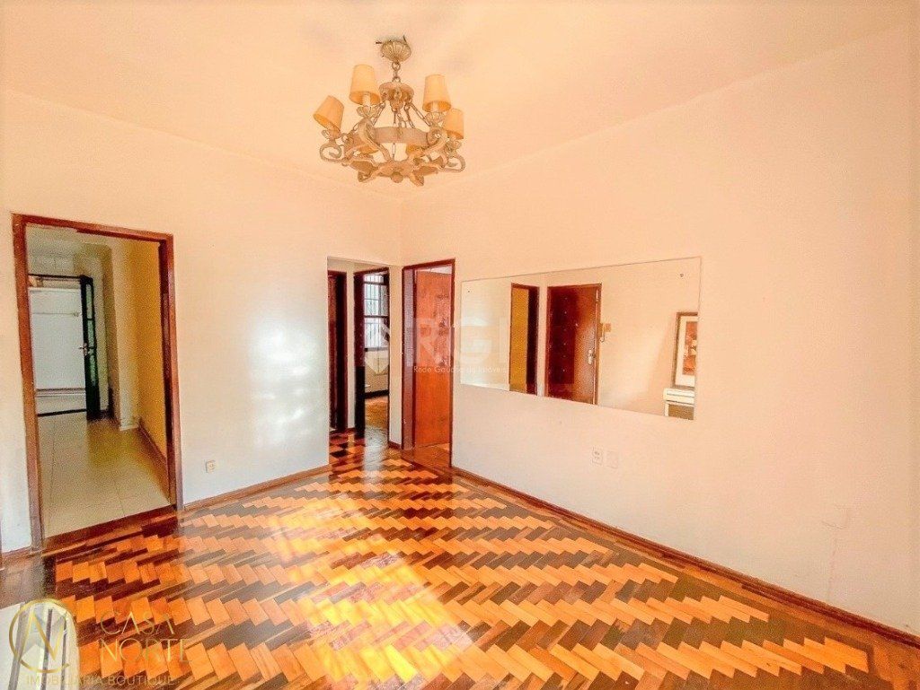 Apartamento à venda com 2 quartos, 58m², Rua São Carlos no bairro Floresta em Porto Alegre