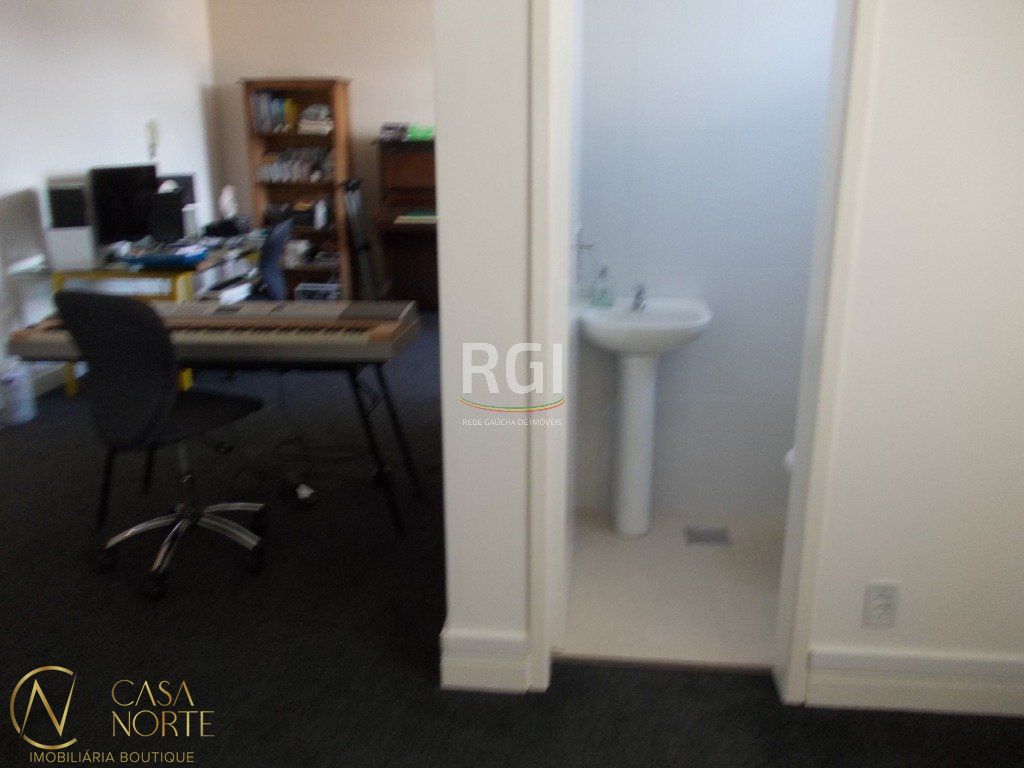 Sala Comercial à venda com 2 quartos, 40m², Avenida São Pedro no bairro São Geraldo em Porto Alegre
