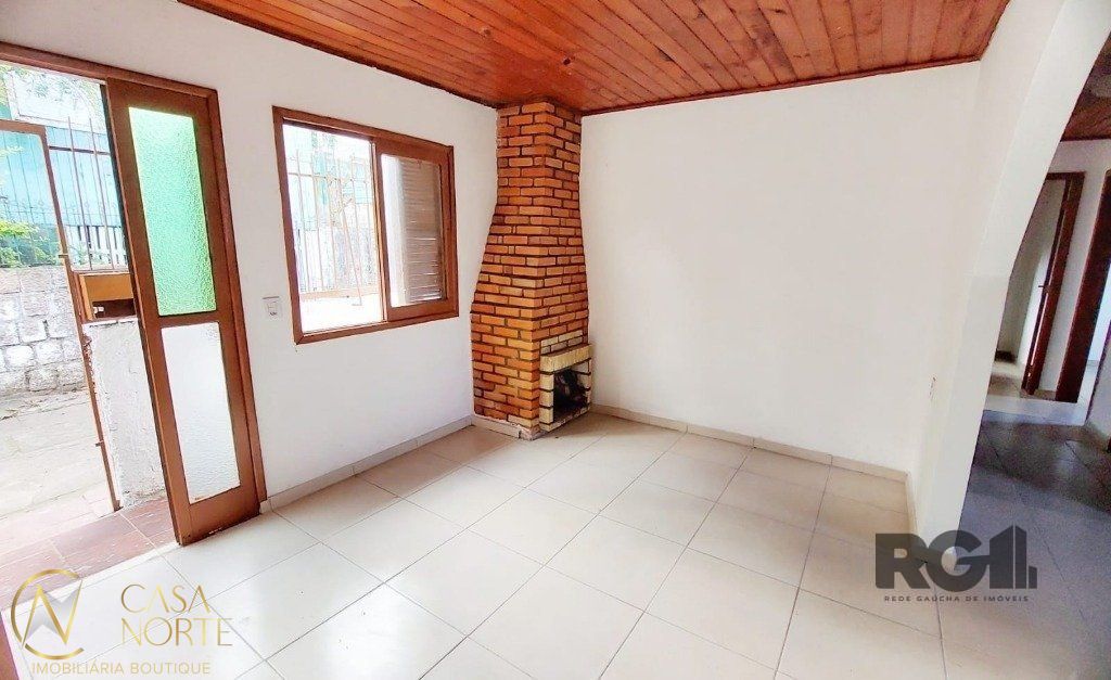 Casa à venda com 3 quartos, 112m², 2 vagas, Avenida Jacuí no bairro Cristal em Porto Alegre