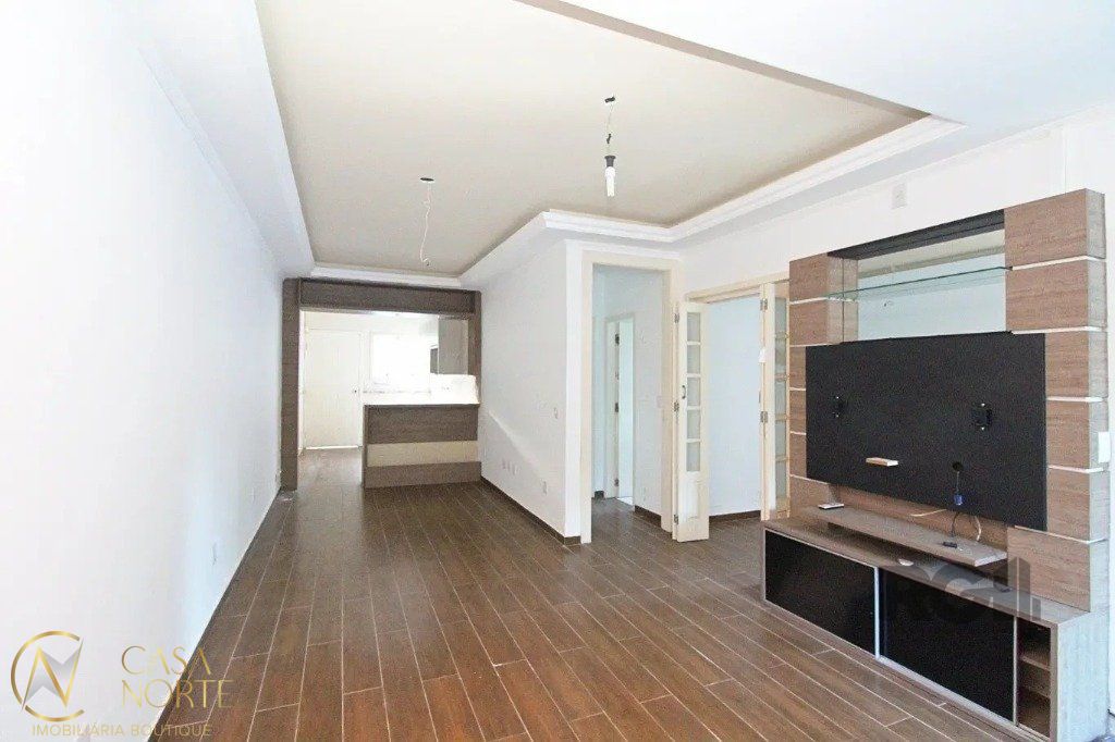 Casa à venda com 3 quartos, 228m², 1 suíte, 3 vagas, Avenida Celestino Bertolucci no bairro Aberta dos Morros em Porto Alegre